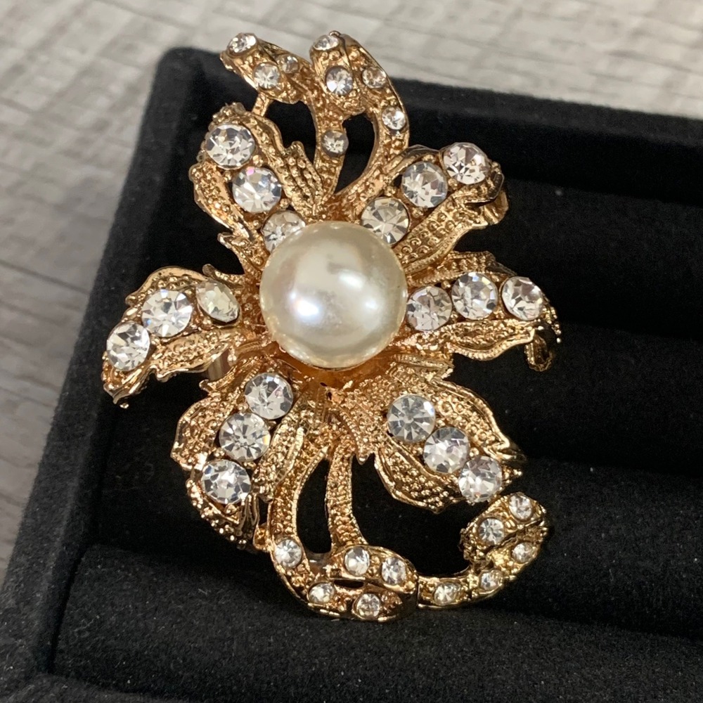 Gold Tone Floral Rhinestone Faux Pearl Statement Cocktail Ring Size 6.25